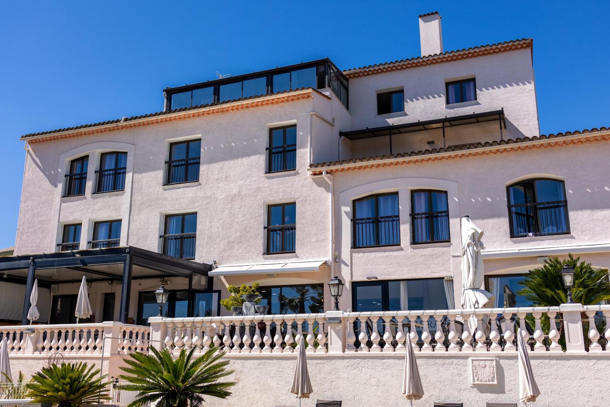 Hotel & Restaurant Perla Riviera Villeneuve-Loubet Exteriör bild