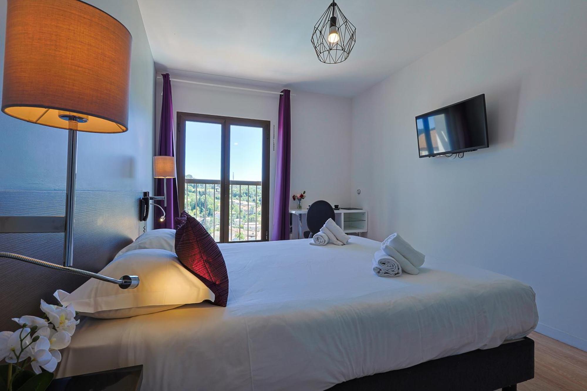 Hotel & Restaurant Perla Riviera Villeneuve-Loubet Exteriör bild